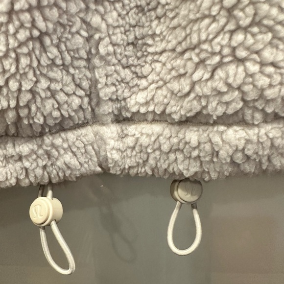 Lululemon Cinchable Fleece Zip-Up Jacket (Like New) Size 10 White Opal - Picture 9 of 12